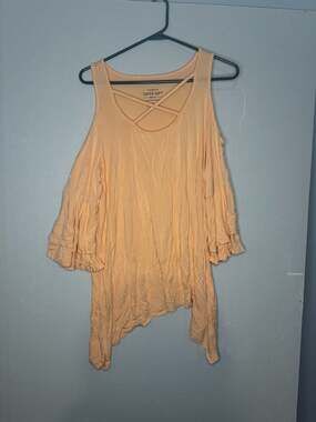 Torrid Super Soft Peach Cold Shoulder Lattice Front Sharkbite Hem Tunic Top